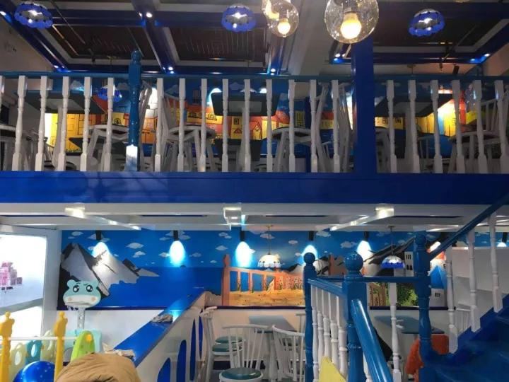 20191225/5e037dbeef730.jpg 西安蛋糕店桌椅定制.jpg